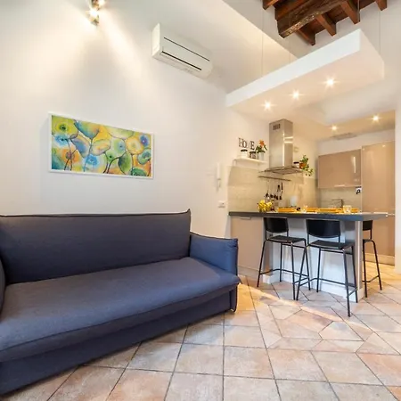 Lägenhet La Casa Di Remo Ground-floor With A Patio *