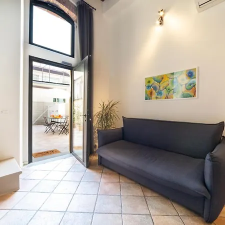 La Casa Di Remo Ground-floor With A Patio Lägenhet